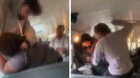 Ibu ditangkap karena diduga memukuli siswa dengan bus sekolah, di video