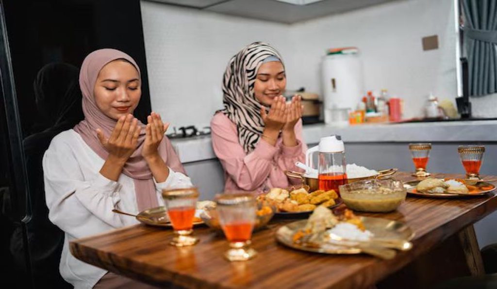 JADWAL BUKA PUASA SEMarang Dan Sekitarnya, Senin 17 Maret 2025