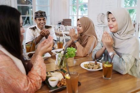 Jadwal Buka PUASA UNTUK WILATUAH JABODETABEK HARI INI, MINGGU, 23 MARET 2025