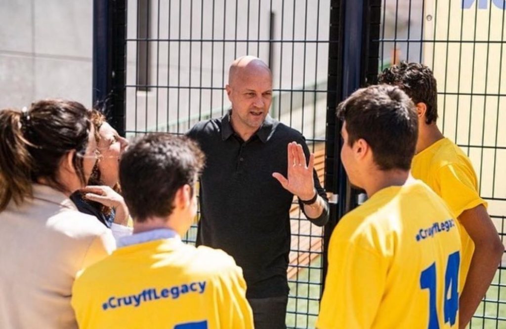 Jelang Laga Timnas Indonesia, APA Sebenarnya Peran Jordi Cruyff