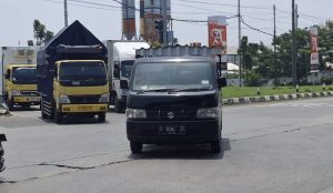 Jelang Pembatasan Angkutan Barang Melintas, Truk Padati Jalur Pantura