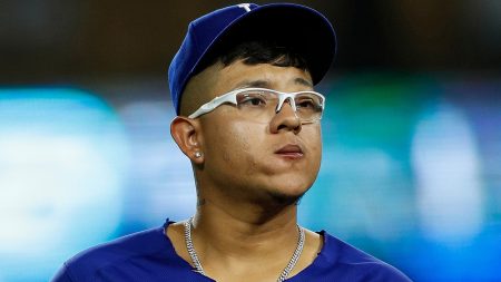 Julio Urias ditangguhkan karena melanggar kebijakan kekerasan dalam rumah tangga MLB