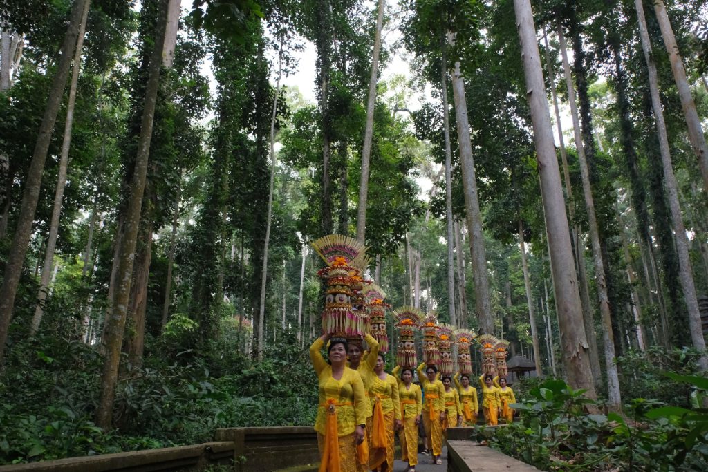 Kearifan Lokal Adalah Pentingnya Pelestarian Budaya