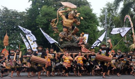 Kearifan Lokal Pentingnya Pelestarian Budaya Kita