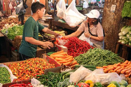 Kppu temukan mayoritas bahan pangan dijual di atas het