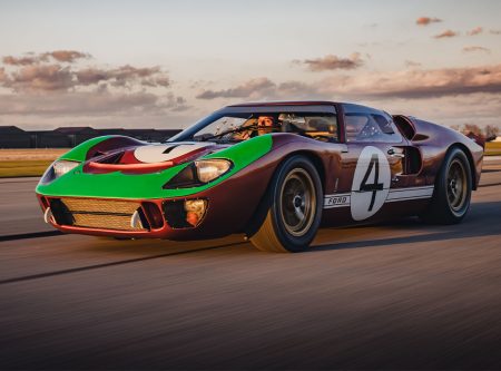 Legendaris 1966 Ford GT40 MK II dijual seharga $ 13,2 juta di RM Sotheby’s Miami Auction