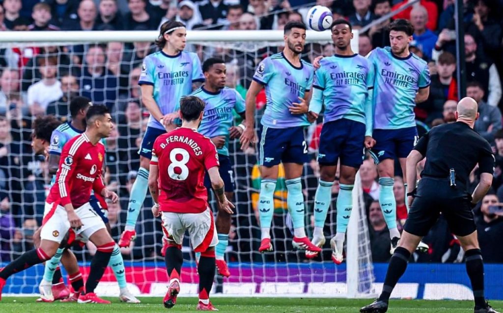 Man United vs Arsenal Tendangan Bebas Indah Bruno Nyaris Menangkan Setan Merah