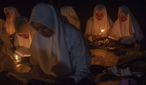 Mengapa Kita harus Perbanyak Ibadah di Malam Lailatul Qadar