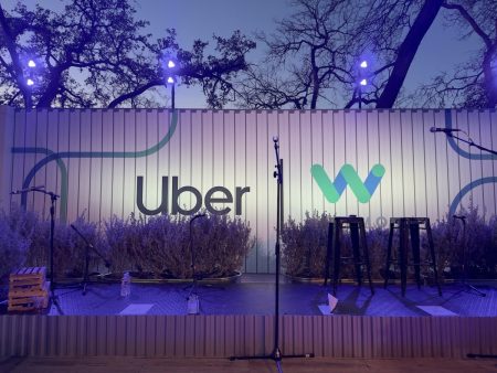 TechCrunch Mobility: Menguji Robotaxi Uber-Waymo, Rivian Goes Free-Free, dan Travis Kalanick memiliki AV FOMO