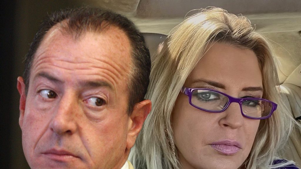 Michael Lohan memiliki surat perintah penangkapan di Florida karena diduga melanggar masa percobaan