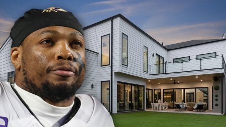 NFL Star Derrick Henry menjual $ 1,6 juta Dallas Home