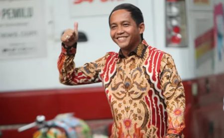 POLEMIK KADER PSI MASUK FOLU NET SHIK, Pengamat Presiden Perlu Evaluasi Menhut