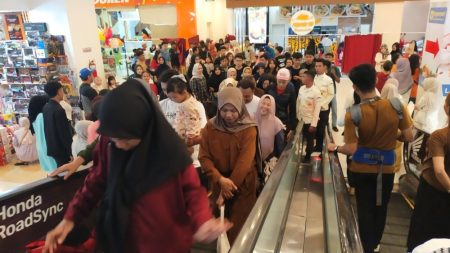 Palu Grand Mall Dipadati Pengunjung Jelang Lebaran