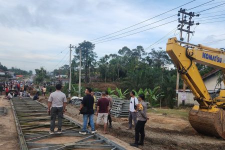 Pemasangan Jembatan Bailey Dikebut untuk Sambuncan Jalinsum Yang Putus