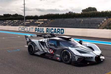 Pemilik Bugatti Bolide Mengendarai Hypercar Hanya Lagu Baru di Sirkuit Paul Ricard