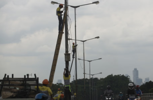 Pemko Padang Pasang 37 Lampu Penerangan Jalan