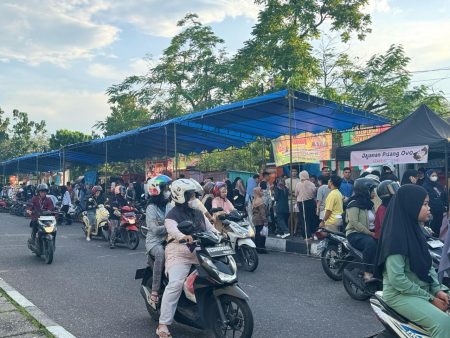 Pemudik Direkomendasi Berburu Takjil Di Sekitar Jalan Tol Trans Sumatra