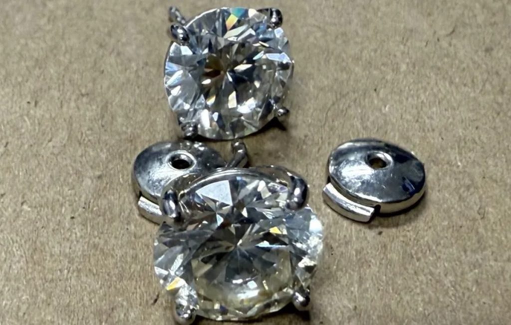 Pencuri Telan Anting Berlian Tiffany Co Senilai US769.500, Polisi Orlando Akhirnya Menemukan Barang Bukti