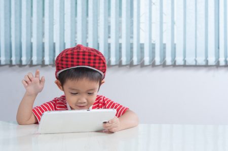 Perkuat Edukasi untuk Lindungi Anak di Dunia Digital