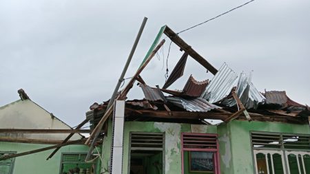 Pleding Beliung Di Bangka Belitung Rusak 40 RUMAH