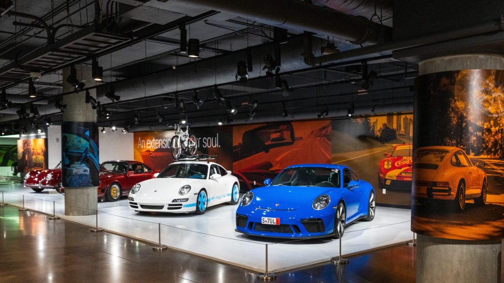 Porsche Experience Center Atlanta membuka pameran baru dengan lineup ultra-eksklusif