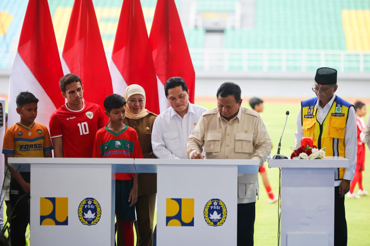 Prabowo Resmikan 17 Stadion Berstandar FIFA