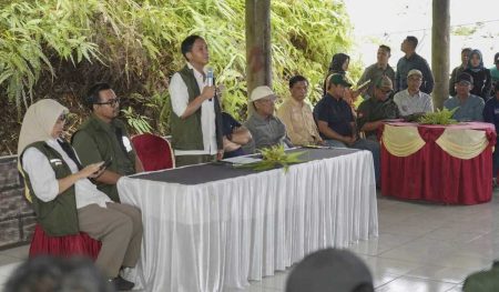 Raja Juli Petani Punya Peran Krusial untuk Jaga Dan Kelola Hutan