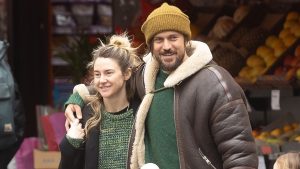 Shailene Woodley merasa nyaman dengan Lucas Bravo, yang terlihat seperti mantan Aaron Rodgers