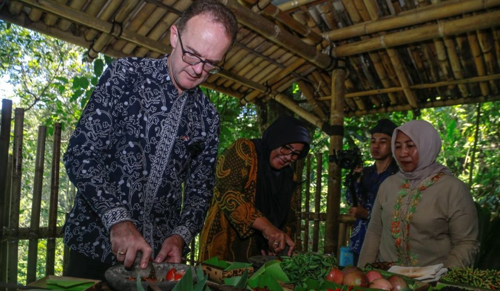 Suka Sambal Indonesia, Dubes Inggris Ingin Kunjungi Seluruh Pelosok Tanah Air