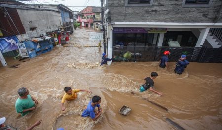 TIP INI Terhindar Dari Penyatit Saat Banjir