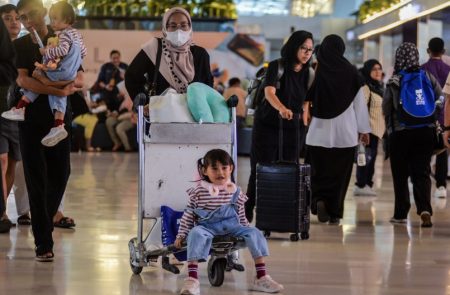 Terminal Imbas Citilink Pindah, Polisi Buka Layanan Antar Jemput Penumpang Di Bandara Soetta