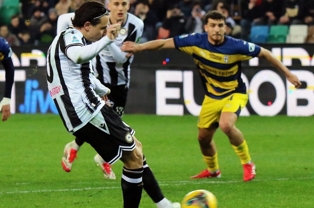 Udinese vs Parma Udinese Taklukkan Parma 1-0, penalti florian thauvin kunci kemenangan