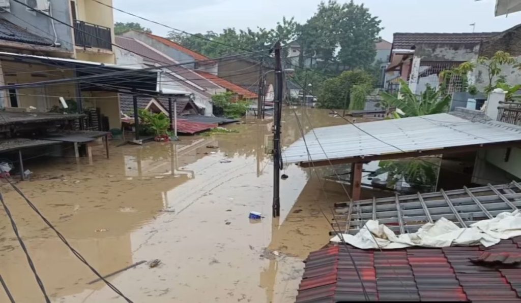 Wali Kota Bekasi Imbau Waraga Waspada, Potensi Banjir Susulan Mengintai