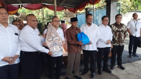 Zulhas Genapi Janji Bantu Rp400 Juta UNTUK UD Pramono